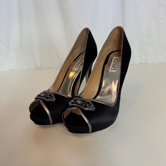 Badgley Mischka Pumps 9.5 Peep Toe Silver Embellished Heels - Picture 2 of 8